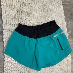 Lululemon tracker shorts